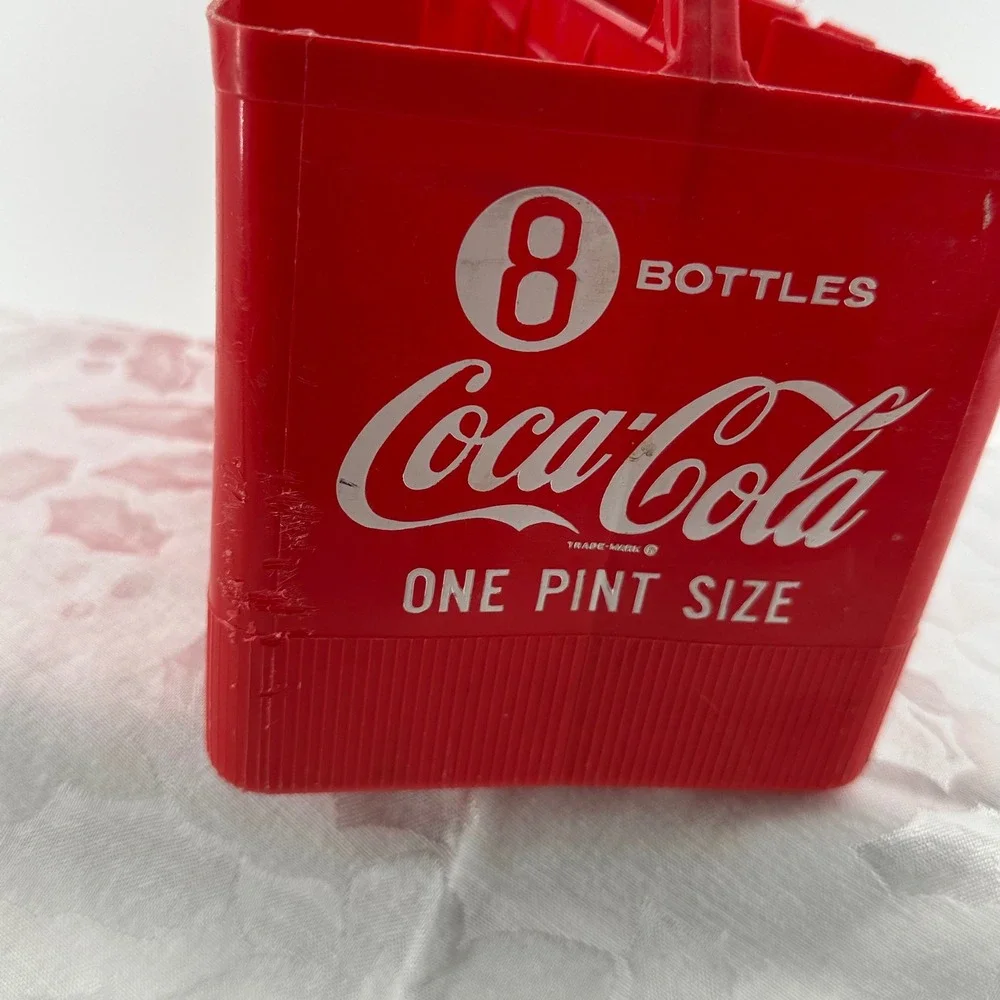 Coca-Cola Bottle Carrier Red Good Vintage 8 Bottle One Pint Size Plastic Crate